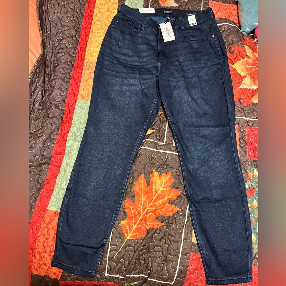 NWT Judy Blue Skinny Fit Jeans. 18W. Mid rise, non distressed, stretchy material